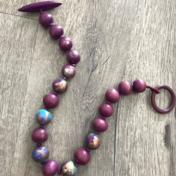 Gorgeous wood hand painted necklace. - Picture 4 of 5